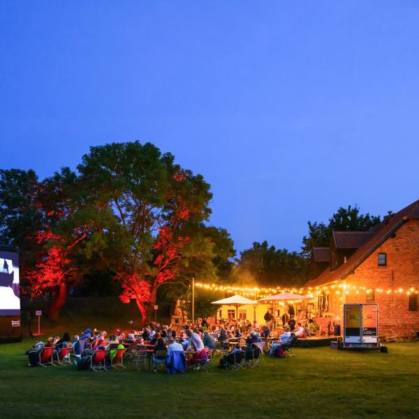 Kino unterm Sternenhimmel in der Eisschmiede