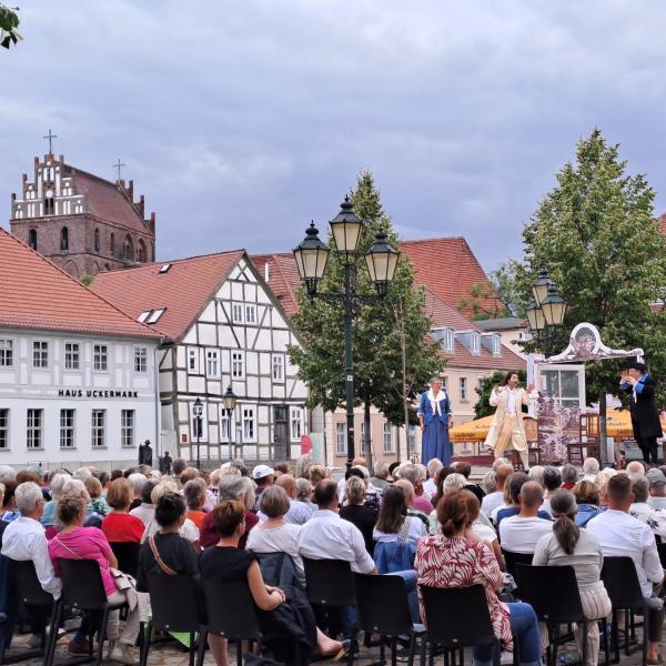 Sommertheater in historischen Stadtkernen