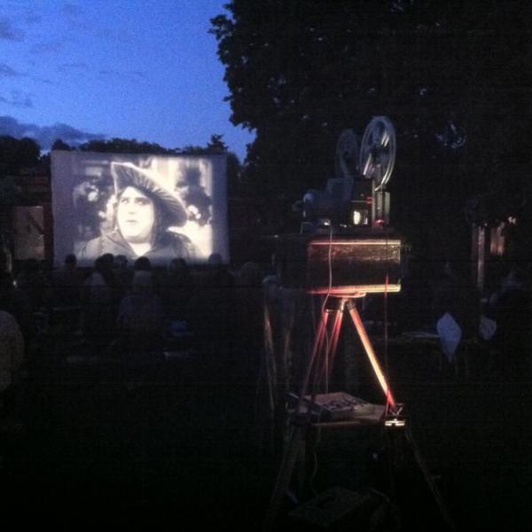 Wanderkino mit Tobias Rank - Das Cabinet des Dr. Caligari und andere Stummfilme - auf der Burgruine Grimnitz