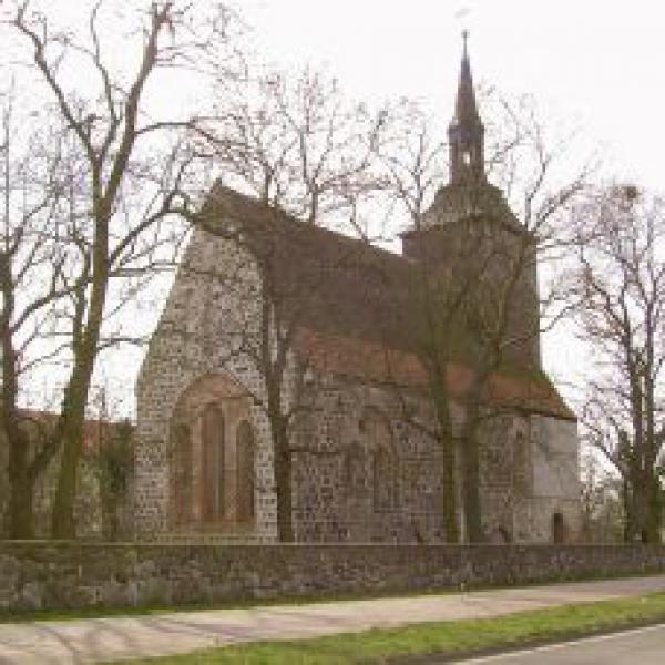 Uckermärkische Klangrede III in der Dorfkirche Passow: Musikalische Landschaftspoesie, Konzert und Lesung