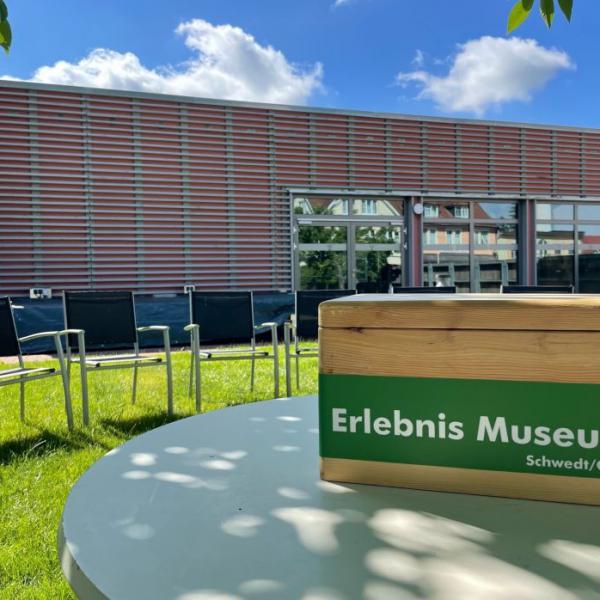 Sonderausstellung „In Echt? – Virtuelle Begegnung mit NS-Zeitzeug:innen“