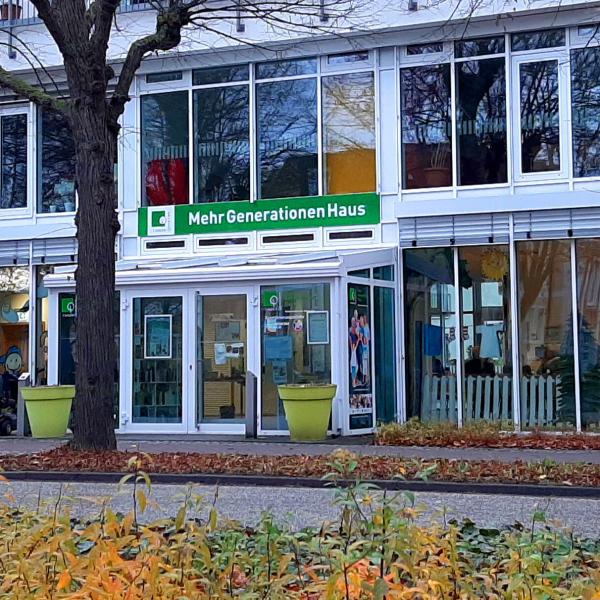 Frühstück gegen das Alleinsein im MehrGenerationenHaus